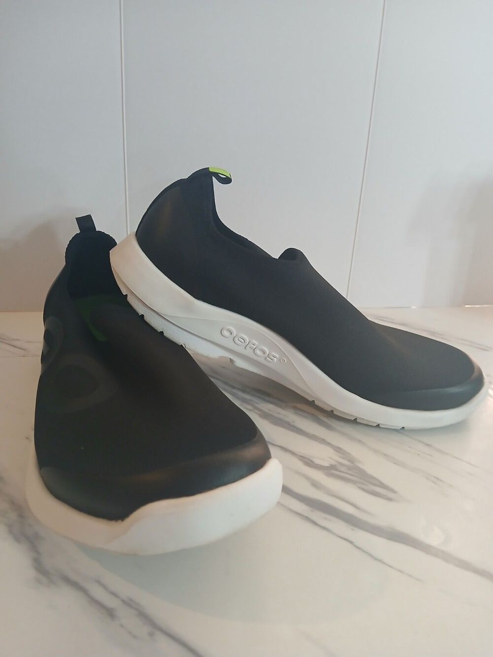 OOFOS OOmg Sport Low Men Size 9 Black Athletic Recovery Walking Slip On Shoes